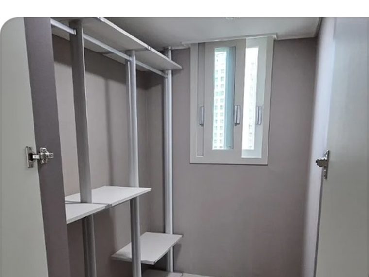 이사청소 후 드레스룸